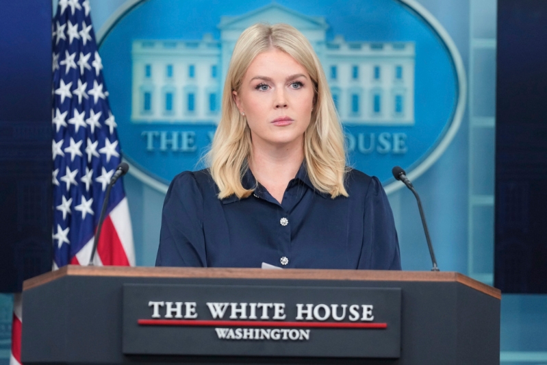 白宫新闻秘书李威特沃于2025年7月31日在华盛顿白宫举行的新闻简报会上发言。美联社 白宫新闻秘书李威特沃于2025年7月31日在华盛顿白宫举行的新闻简报会上发言。美联社