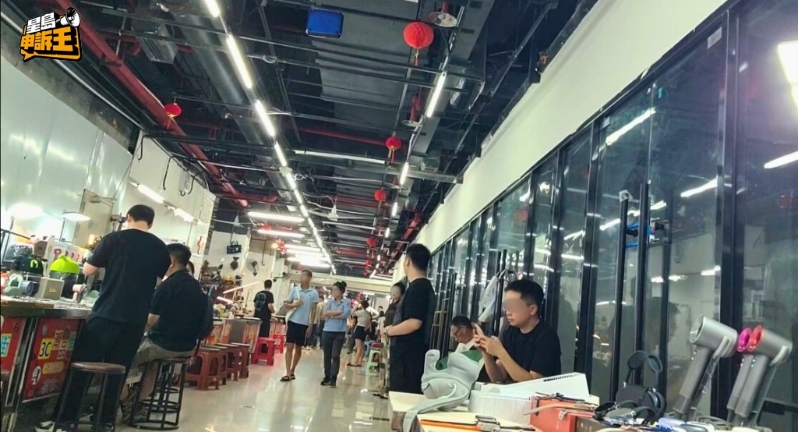 新“鬼市”直至7月初才低调重开,无论摊档、货品和人流都减少了。 新“鬼市”直至7月初才低调重开,无论摊档、货品和人流都减少了。