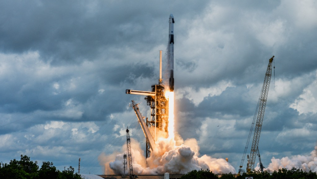 Space X龙飞船顺利发射升空。 Space X龙飞船顺利发射升空。