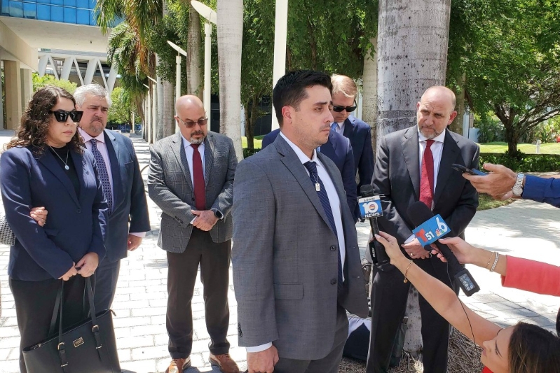 安古洛在车祸中大难不死,在裁决后接受传媒访问。 安古洛在车祸中大难不死,在裁决后接受传媒访问。