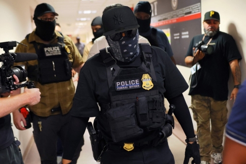 执法人员 执法人员