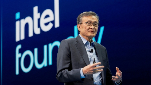 美国总统特朗普在社群平台发文点名英特尔执行长陈立武应立即辞职 美国总统特朗普在社群平台发文点名英特尔执行长陈立武应立即辞职