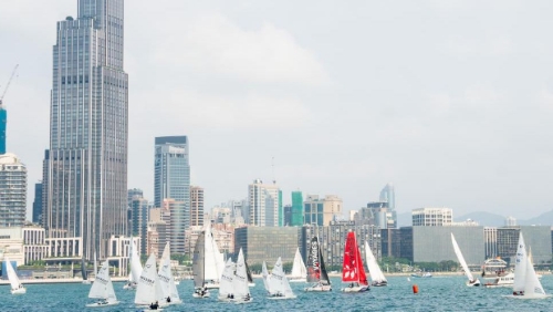 港府积极推动游艇旅游。 港府积极推动游艇旅游。