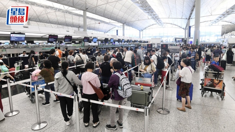 机管局表示,截至早上10时30分,今日下午2时前共有5班航班取消,以及145班航班延误。 机管局表示,截至早上10时30分,今日下午2时前共有5班航班取消,以及145班航班延误。