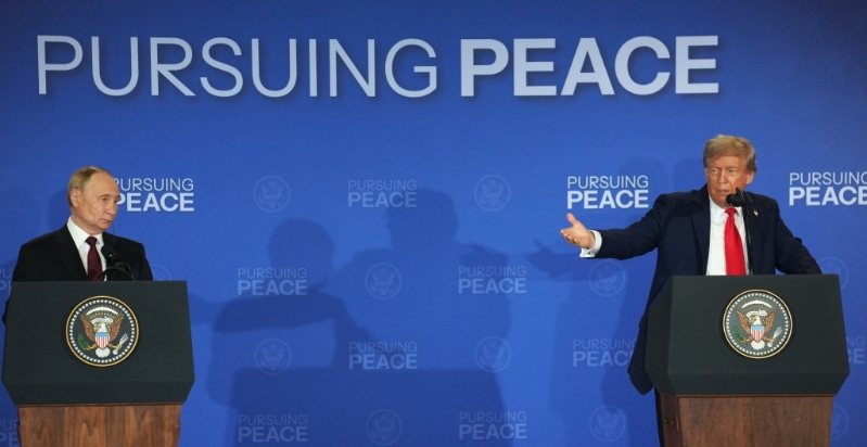 美俄峰会结束后,特朗普和普京举行联合记者会。 美俄峰会结束后,特朗普和普京举行联合记者会。