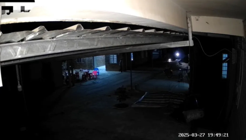 事发当天现场监控截图 受访者供图 事发当天现场监控截图 受访者供图