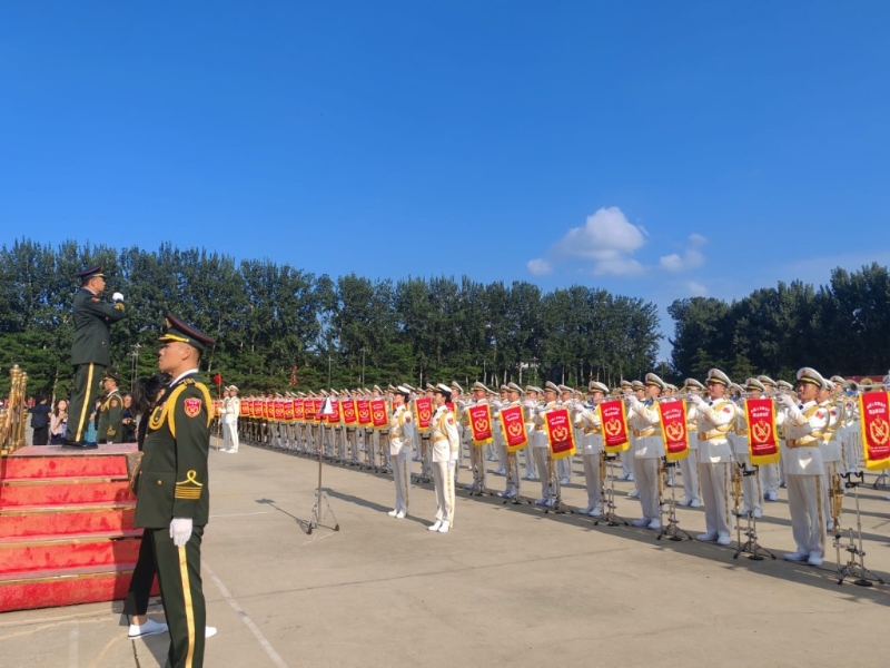 三军仪仗队、维和部队、民兵部队及联合军乐团的官兵在高温下演示训练情况 三军仪仗队、维和部队、民兵部队及联合军乐团的官兵在高温下演示训练情况