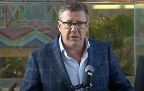 当地时间21日,斯科特·莫伊在新闻发布会上发表讲话 当地时间21日,斯科特·莫伊在新闻发布会上发表讲话