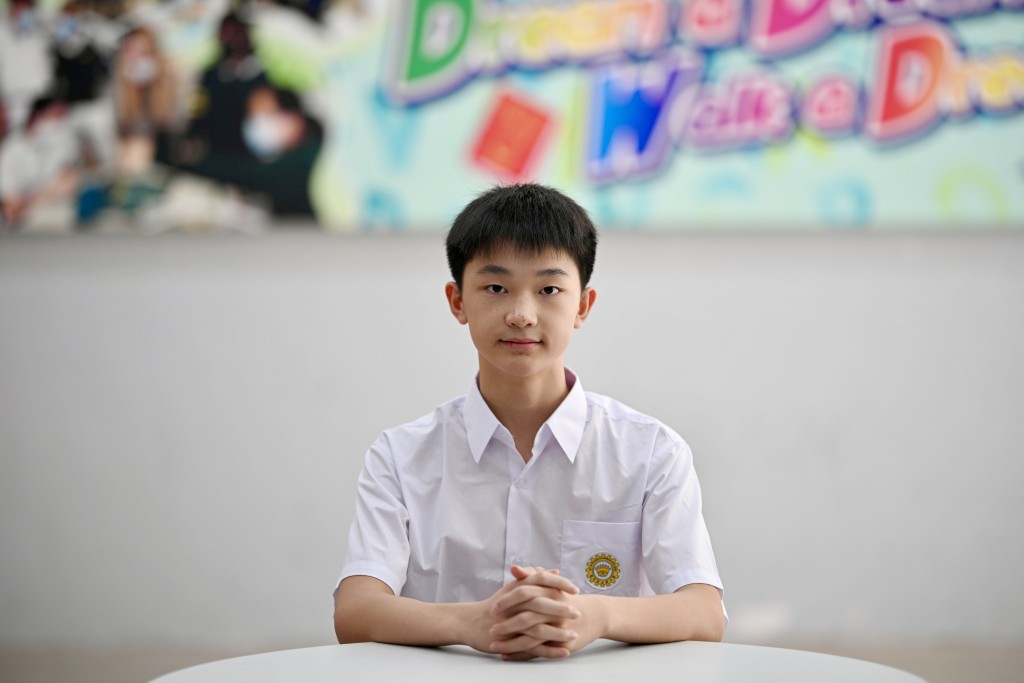 就读中二的学生杜畅,来自北京,他于今年8月初来港。 就读中二的学生杜畅,来自北京,他于今年8月初来港。