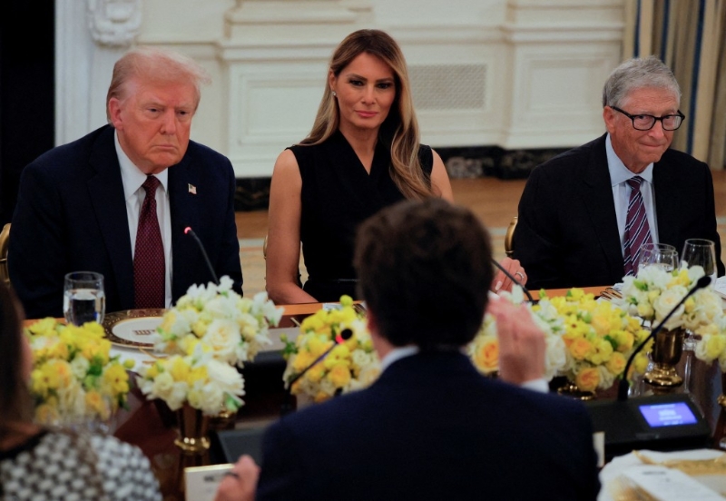 特朗普和梅拉尼娅宴请比尔盖茨等科技界领袖。 特朗普和梅拉尼娅宴请比尔盖茨等科技界领袖。