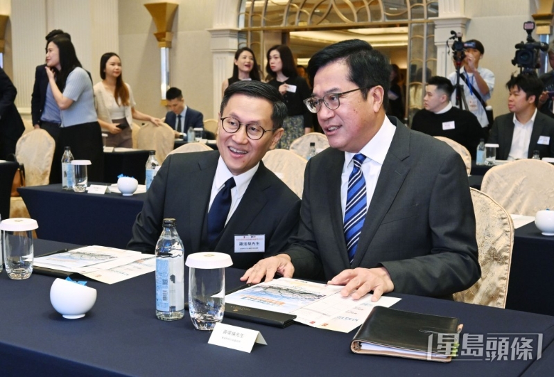 黄伟纶先生 黄伟纶先生