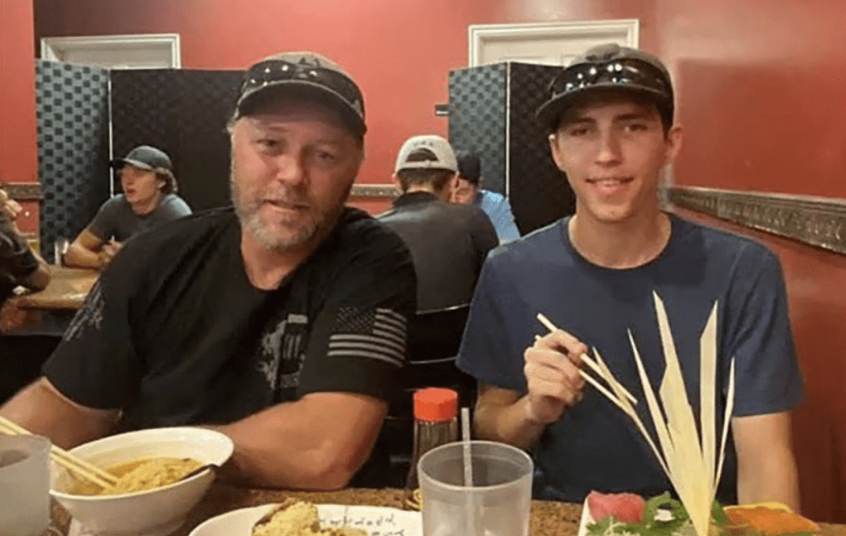 罗宾逊的父亲在当局公布嫌犯图像后认出儿子,并劝罗宾逊自首。 罗宾逊的父亲在当局公布嫌犯图像后认出儿子,并劝罗宾逊自首。