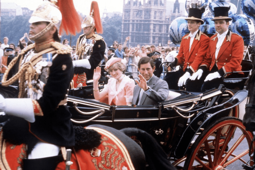 伯勒尔新书揭示戴妃在诞下哈里王子后受丈夫查理斯打击至深。 伯勒尔新书揭示戴妃在诞下哈里王子后受丈夫查理斯打击至深。