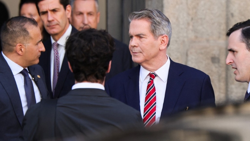 周日会谈结束后,贝森特表示:“我们明天早上再开始 周日会谈结束后,贝森特表示:“我们明天早上再开始