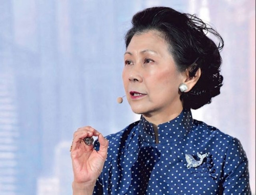 维港投资(Horizons Ventures)联合创始人周凯旋(Solina Chau)以23亿美元身家,登上福布斯富豪榜,排名第35。 维港投资(Horizons Ventures)联合创始人周凯旋(Solina Chau)以23亿美元身家,登上福布斯富豪榜,排名第35。