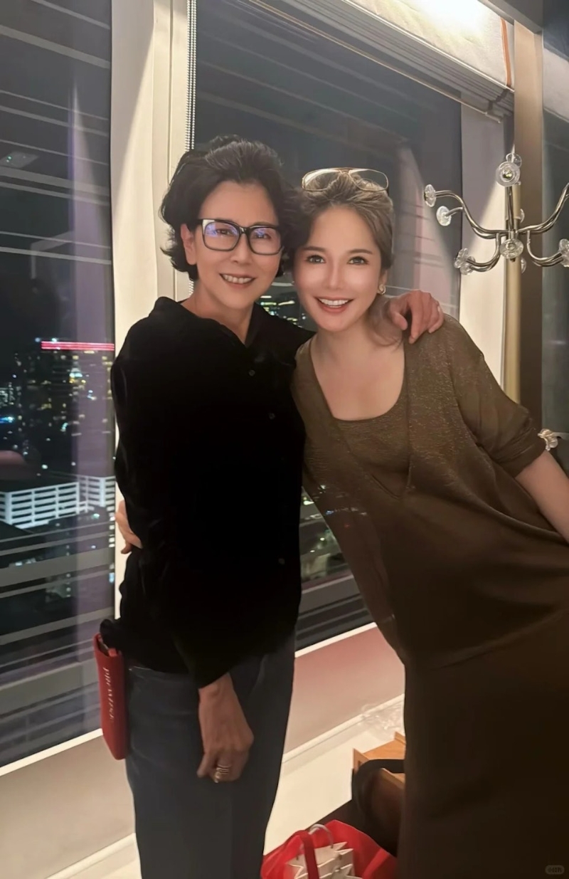 葛雯竹在社交平台分享她与周凯旋共进晚餐的合照。 葛雯竹在社交平台分享她与周凯旋共进晚餐的合照。