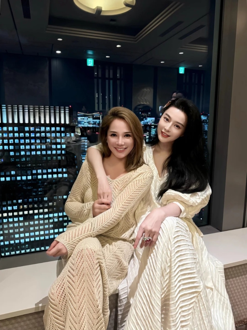 葛雯竹星光熠熠闺密团 。 葛雯竹星光熠熠闺密团 。