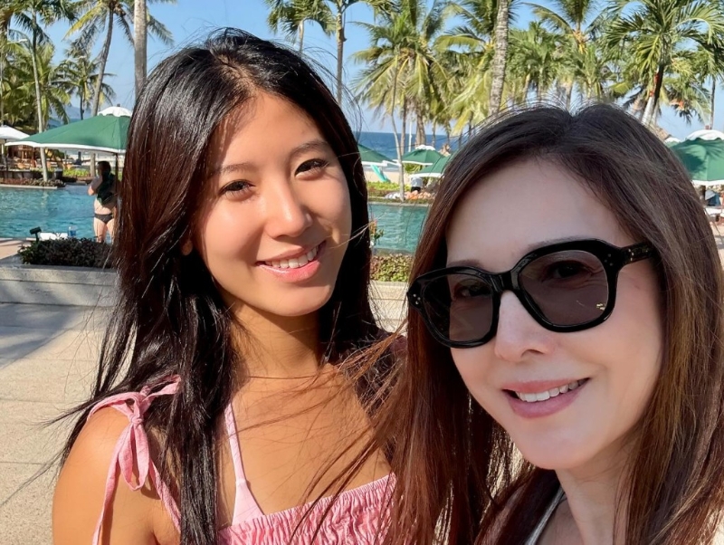 李婉华早前与大女去越南岘港旅行。 李婉华早前与大女去越南岘港旅行。