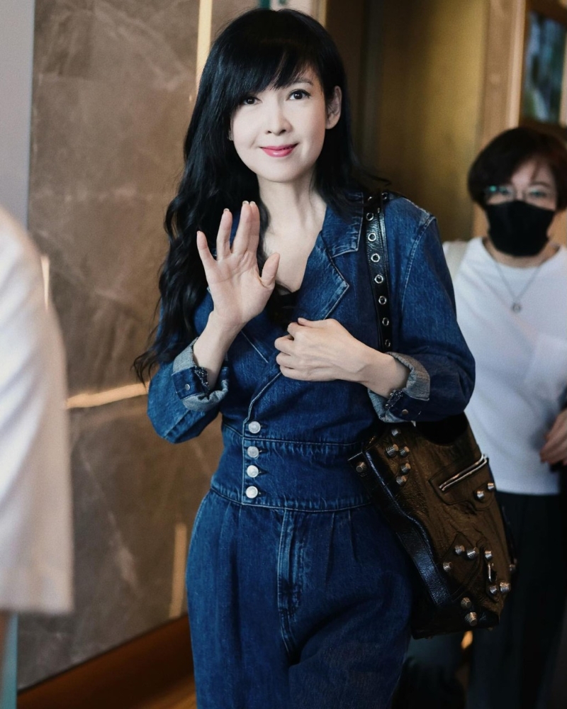 57岁的周慧敏保养得宜,依然好靓。 57岁的周慧敏保养得宜,依然好靓。