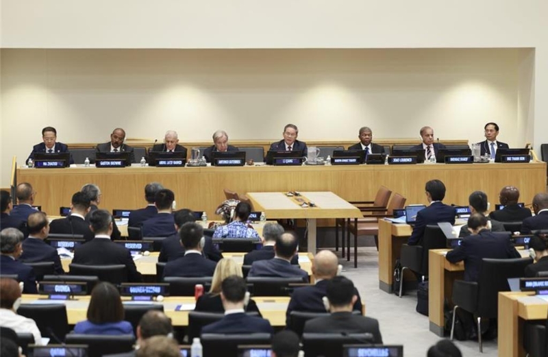 图为总理李强在纽约联合国总部出席中方主办的全球发展倡议高级别会议致词 图为总理李强在纽约联合国总部出席中方主办的全球发展倡议高级别会议致词