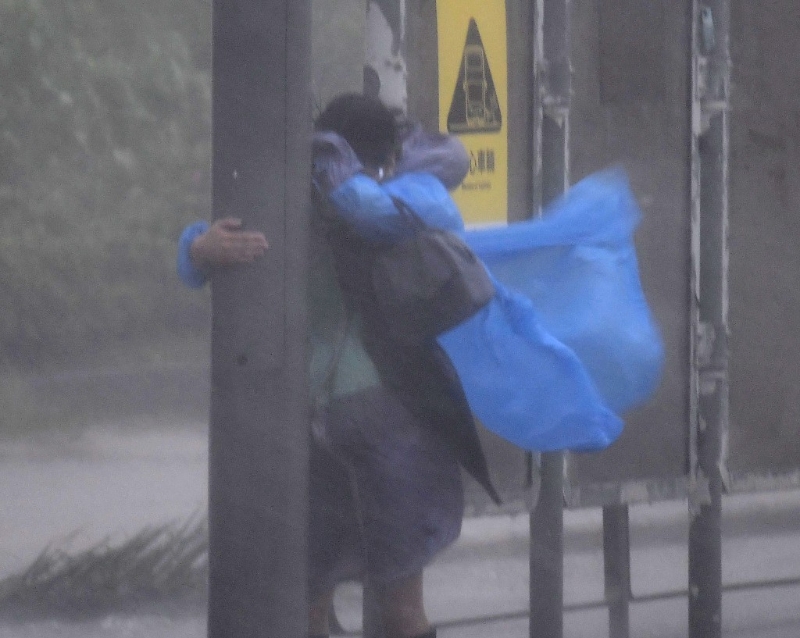 毋须“正面袭港”已吹飓风 毋须“正面袭港”已吹飓风