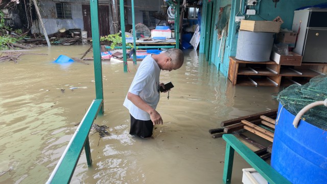 水浸黑点大澳水深至大腿 部分居民撤离 水浸黑点大澳水深至大腿 部分居民撤离