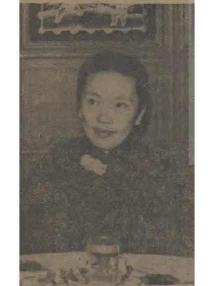 佘爱珍出身上海黑帮,义父是黑道大佬季云卿。 佘爱珍出身上海黑帮,义父是黑道大佬季云卿。