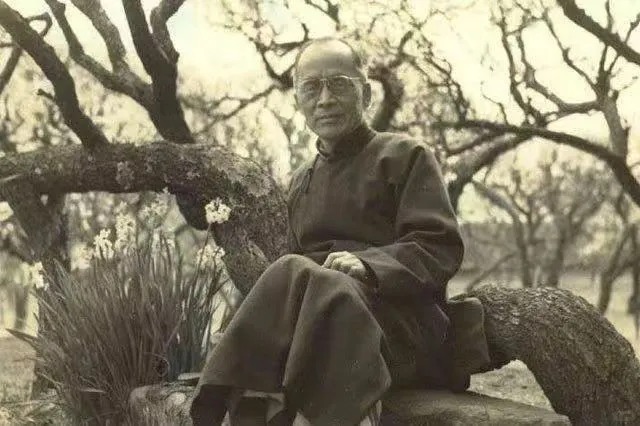 胡兰成一生与无数女人纠缠不清。 胡兰成一生与无数女人纠缠不清。