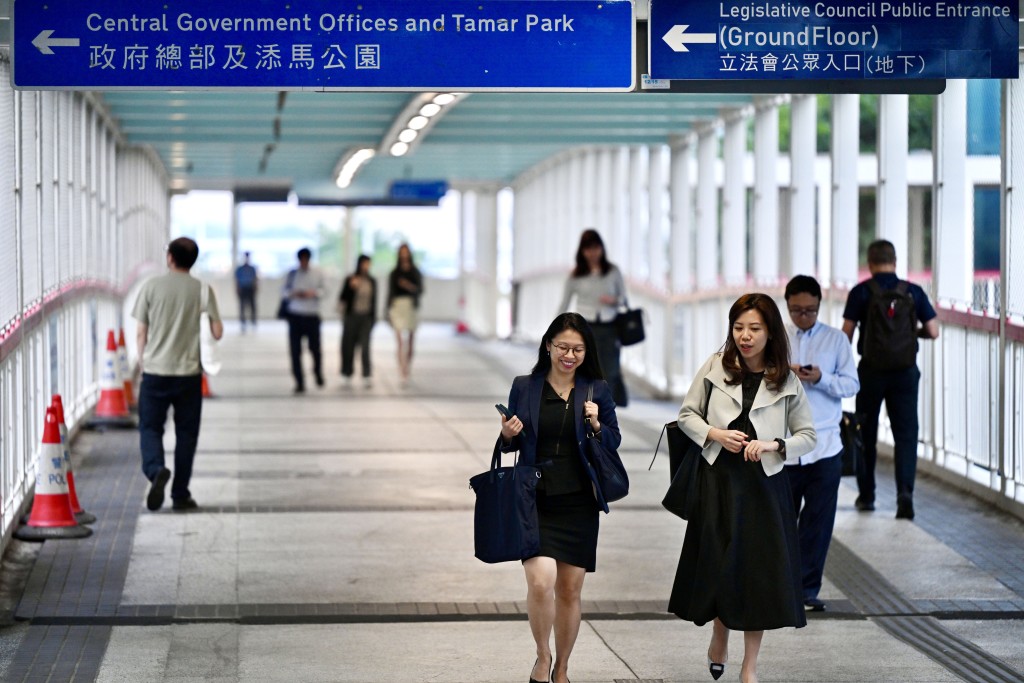 孙东希望在现有人手前提下,尽可能为市民提供更多更好的服务。 孙东希望在现有人手前提下,尽可能为市民提供更多更好的服务。