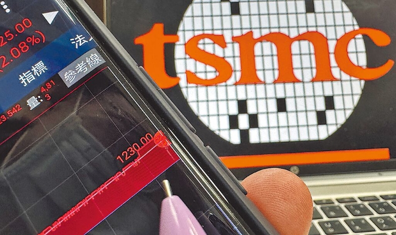 美国商务部长卢特尼克(Howard Lutnick)在最新专访中强调自主生产先进半导体的目标 美国商务部长卢特尼克(Howard Lutnick)在最新专访中强调自主生产先进半导体的目标