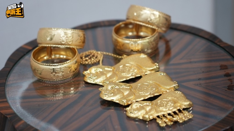 淘宝售卖整套仿制金器,价格仅240多港币。 淘宝售卖整套仿制金器,价格仅240多港币。