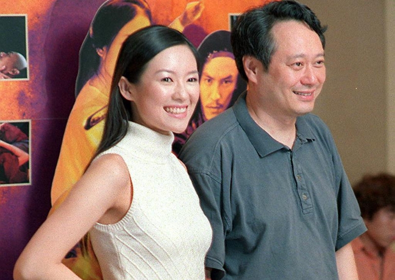 李安(右)后来找上章子怡演出《卧虎藏龙》。 李安(右)后来找上章子怡演出《卧虎藏龙》。