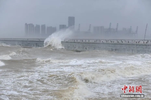 海口海域掀巨浪7 海口海域掀巨浪7