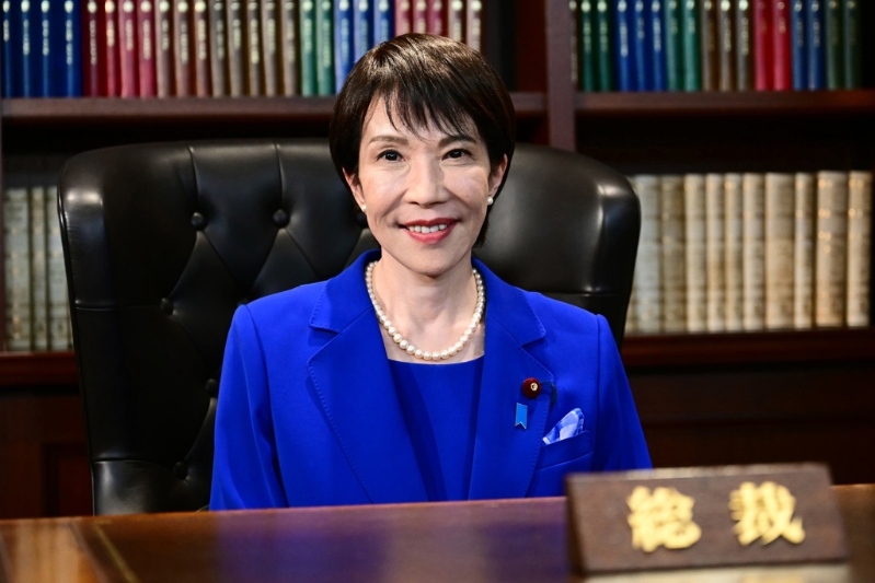 高市早苗3度挑战终于坐上自民党总裁(党魁)大位。 高市早苗3度挑战终于坐上自民党总裁(党魁)大位。