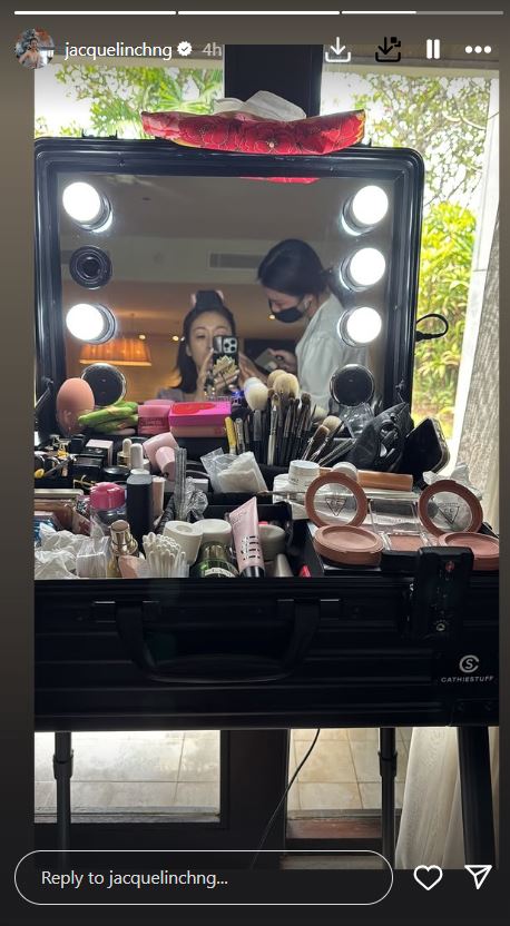 庄思敏8日上载化妆相,似乎是为婚礼做准备。 庄思敏8日上载化妆相,似乎是为婚礼做准备。