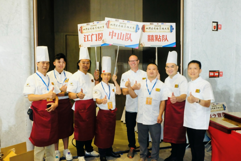 图为2024年大赛现场,中美两大湾区参赛队伍同场竞技。 图为2024年大赛现场,中美两大湾区参赛队伍同场竞技。