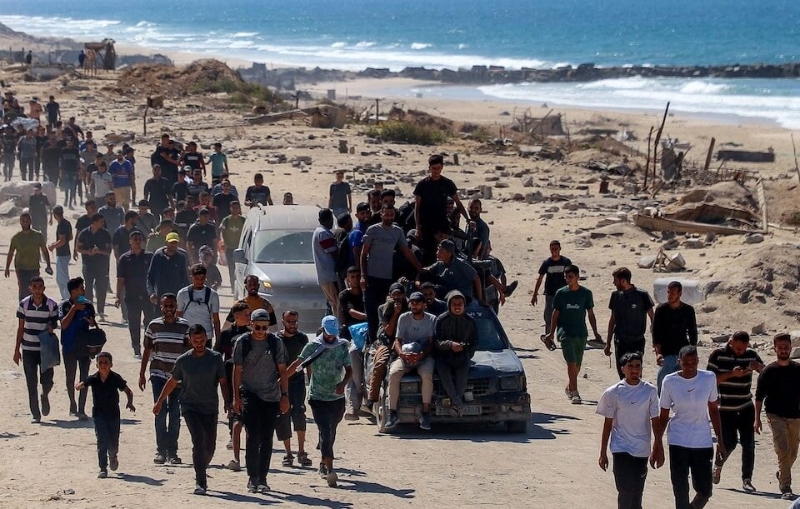 以色列宣布在加沙走廊停火并开始撤军,数十万名筋疲力竭的巴勒斯坦人陆续踏上归途。 以色列宣布在加沙走廊停火并开始撤军,数十万名筋疲力竭的巴勒斯坦人陆续踏上归途。