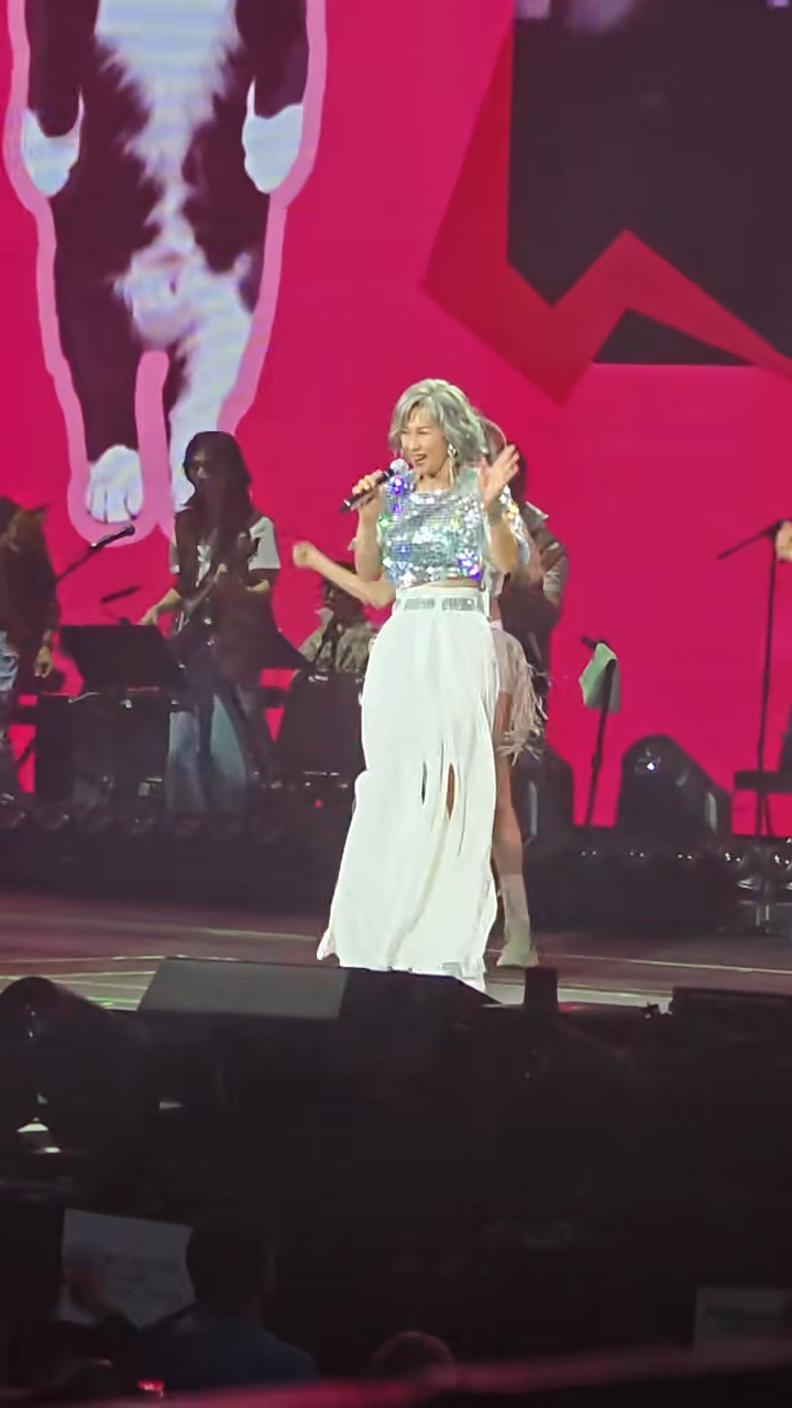 64岁的叶蒨文绝对宝刀未老。 64岁的叶蒨文绝对宝刀未老。