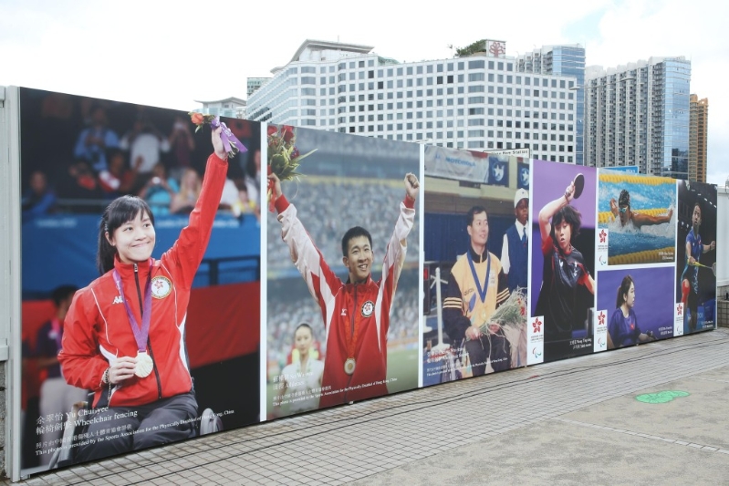 展示的运动员数目逾40位。 展示的运动员数目逾40位。