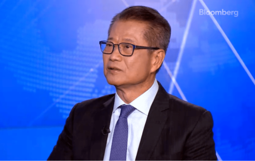 财政司司长陈茂波接受《彭博》访问。 财政司司长陈茂波接受《彭博》访问。