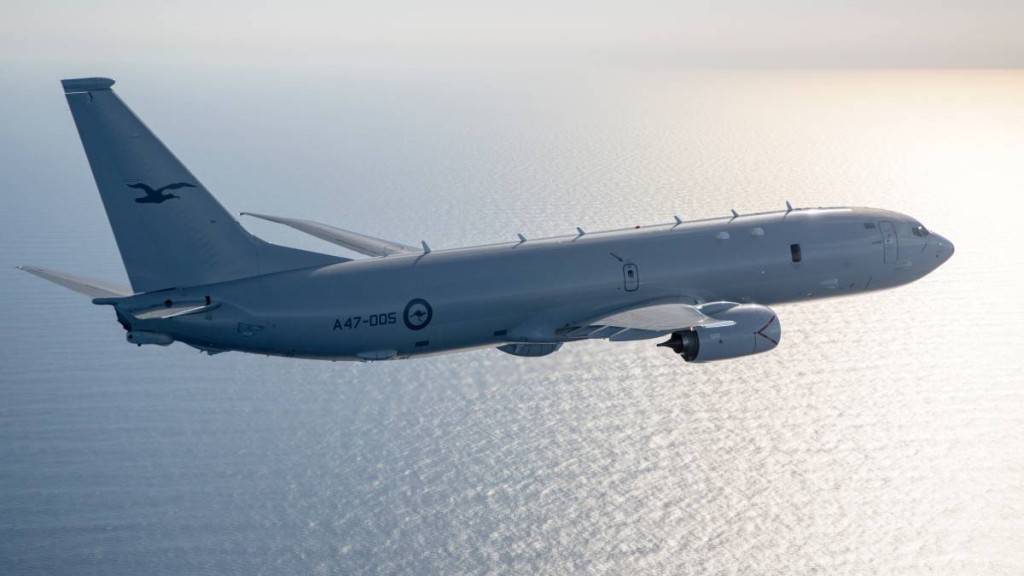 澳洲称其P-8A海上巡逻机在南海被中国军机投照明弹。 澳洲称其P-8A海上巡逻机在南海被中国军机投照明弹。