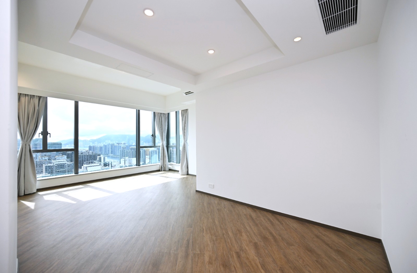 WhatsApp Image 2025-10-17 at 08.55.40 (1) WhatsApp Image 2025-10-17 at 08.55.40 (1)