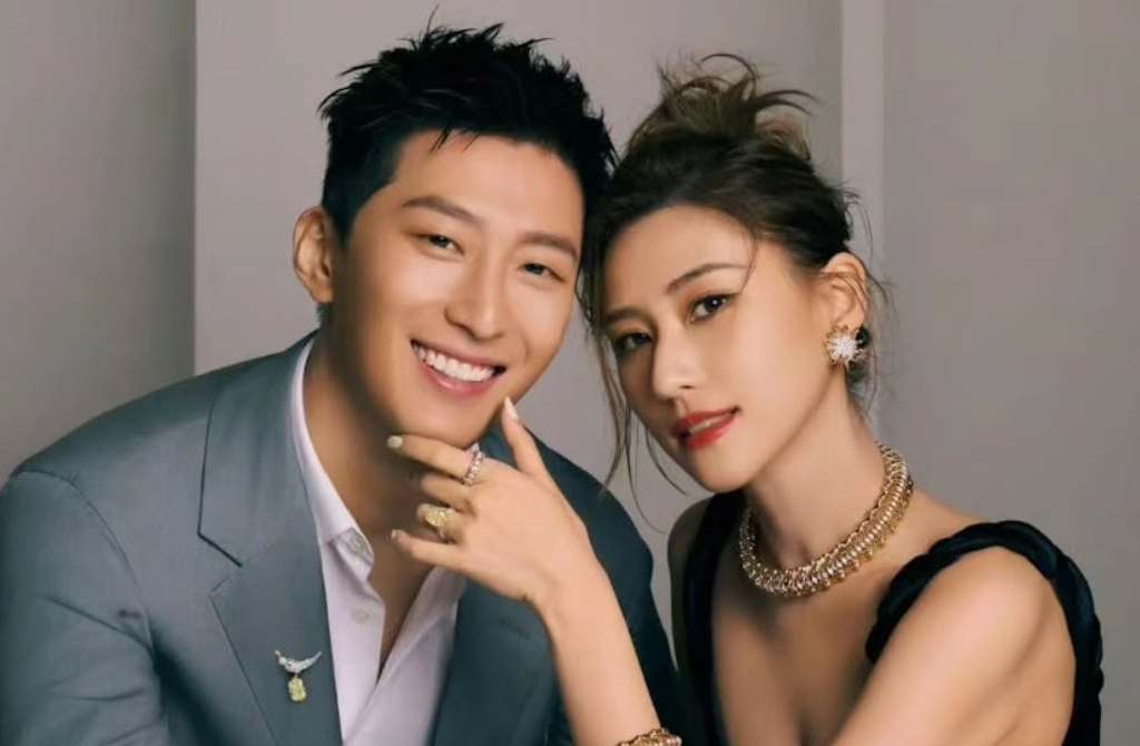 有关窦骁、何超莲的婚变传闻不断,网络上也传闻不同的说法。 有关窦骁、何超莲的婚变传闻不断,网络上也传闻不同的说法。