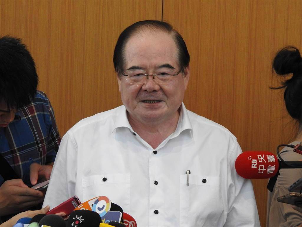 李乾龙将接任国民党副主席兼任秘书长。 李乾龙将接任国民党副主席兼任秘书长。