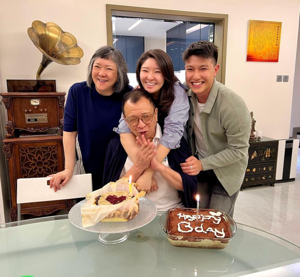 许绍雄于2018年与TVB满约后,一度移民新加坡。 许绍雄于2018年与TVB满约后,一度移民新加坡。