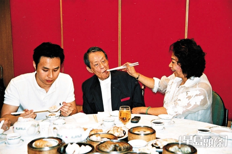 虾婶陪伴他走过了人生最后的阶段。 虾婶陪伴他走过了人生最后的阶段。