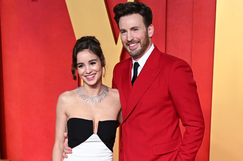 “美国队长”娶小16岁妻悄悄当爸 “美国队长”娶小16岁妻悄悄当爸