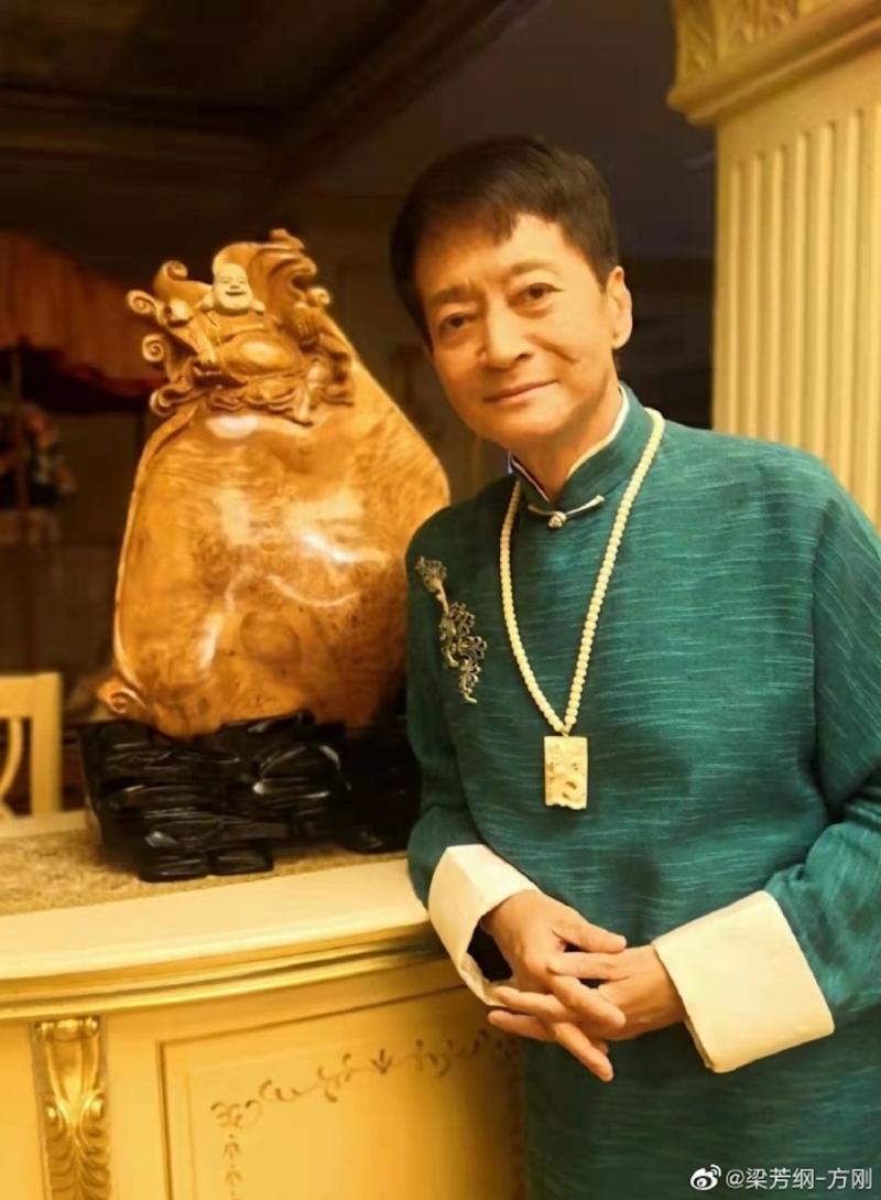 有“御用奸人”之称的方刚今年5月30日与世长辞,享年78岁。 有“御用奸人”之称的方刚今年5月30日与世长辞,享年78岁。