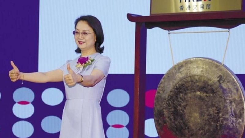 钟慧娟登顶中国女首富 钟慧娟登顶中国女首富