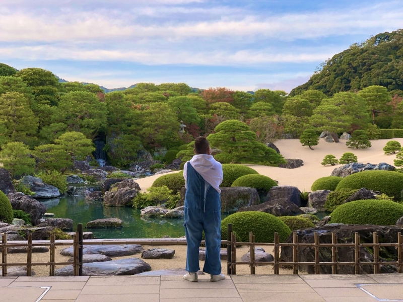 出川哲朗惨遭性侵。 出川哲朗惨遭性侵。
